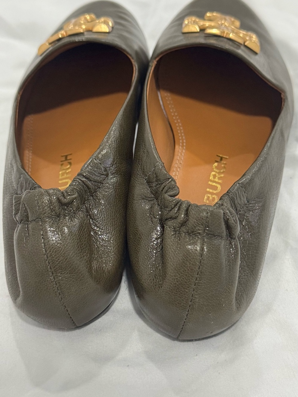 Tory Burch olive Leather Loafers with Gold Logo - Picture 8 of 10